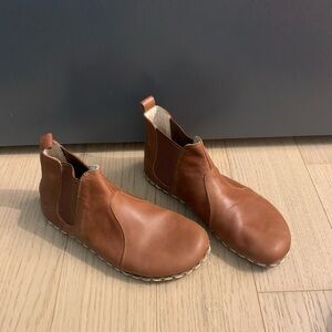 Brown Chelsea Boot by Atlantis Handmade size 8, fits like 7.5